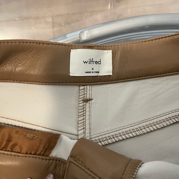 Wilfred Vegan Leather Shorts from Aritzia - Picture 4 of 4